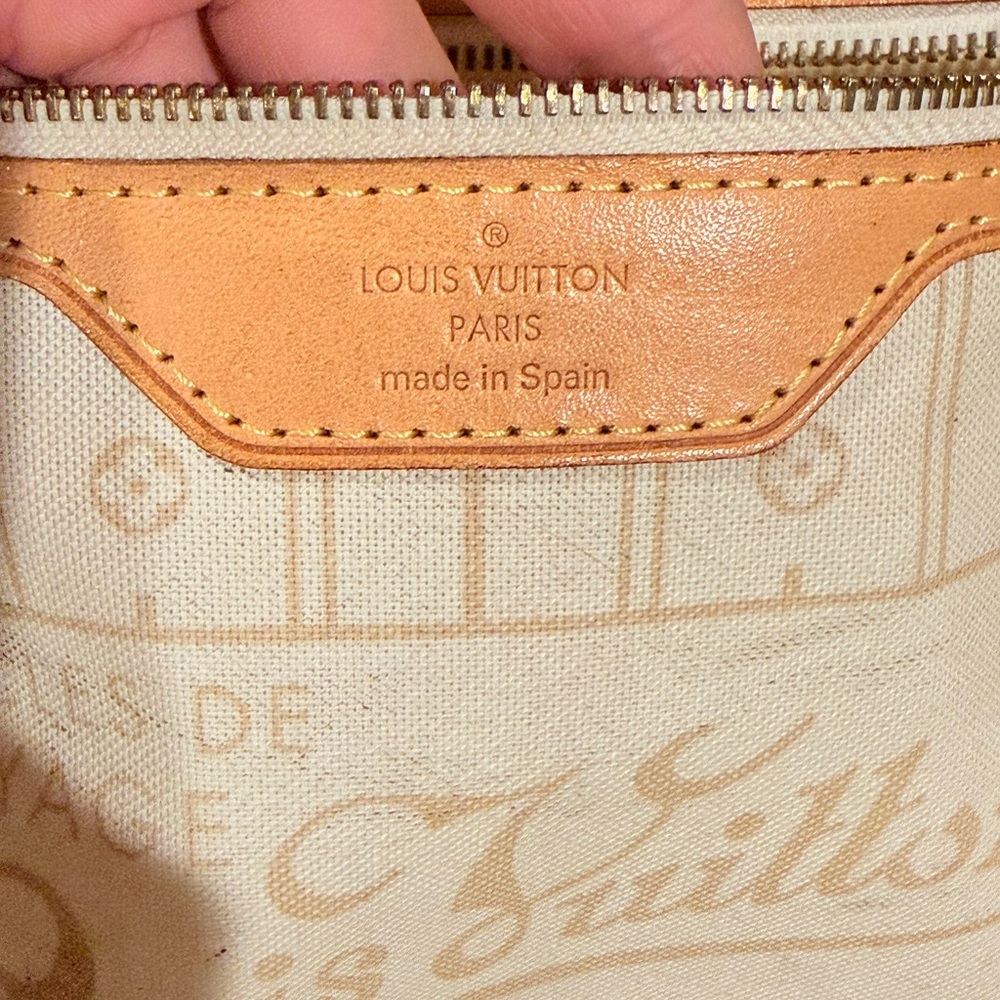 Louis Vuitton Neverfull Mm - Picture 15 of 16